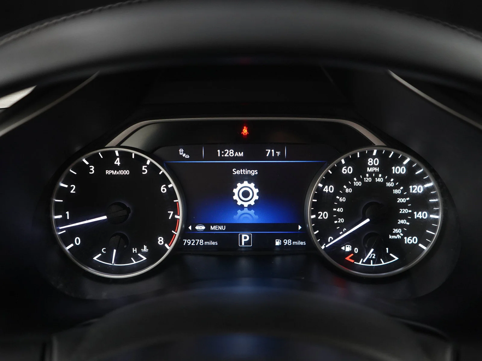Used 2018 White Nissan SL image 25