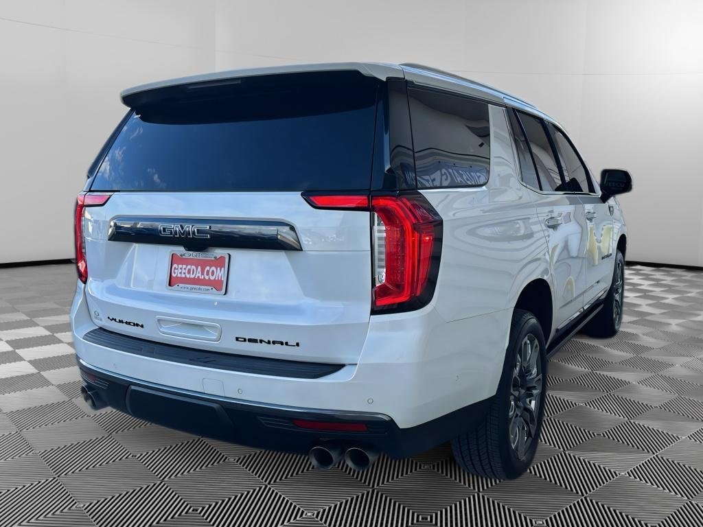Used 2024 White Frost Tricoat GMC Denali Ultimate image 4