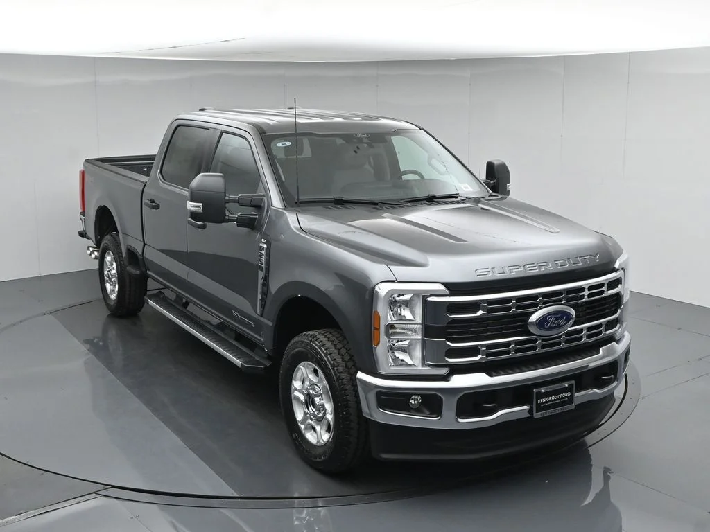New 2026 Carbonized Gray Metallic Ford XLT image 37
