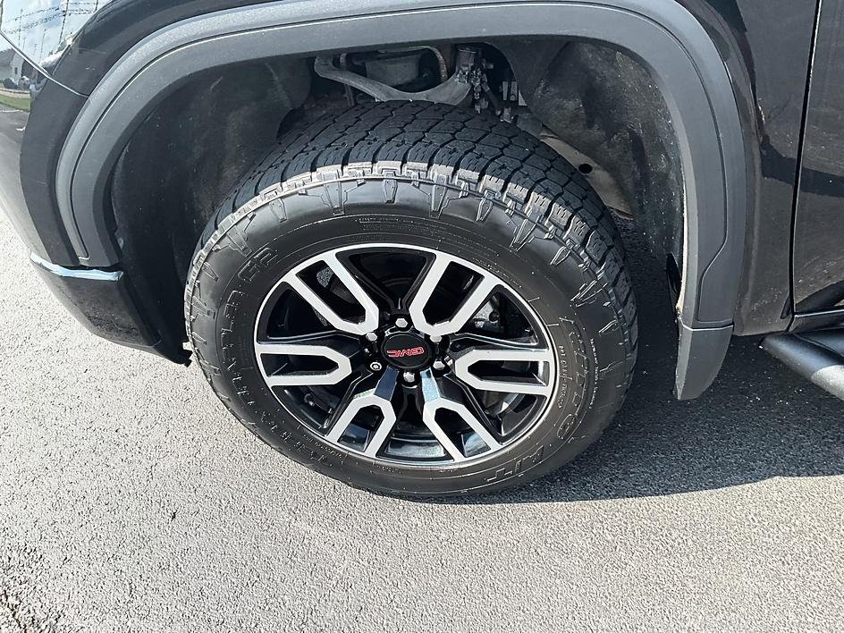 Used 2020 Black GMC AT4 image 13