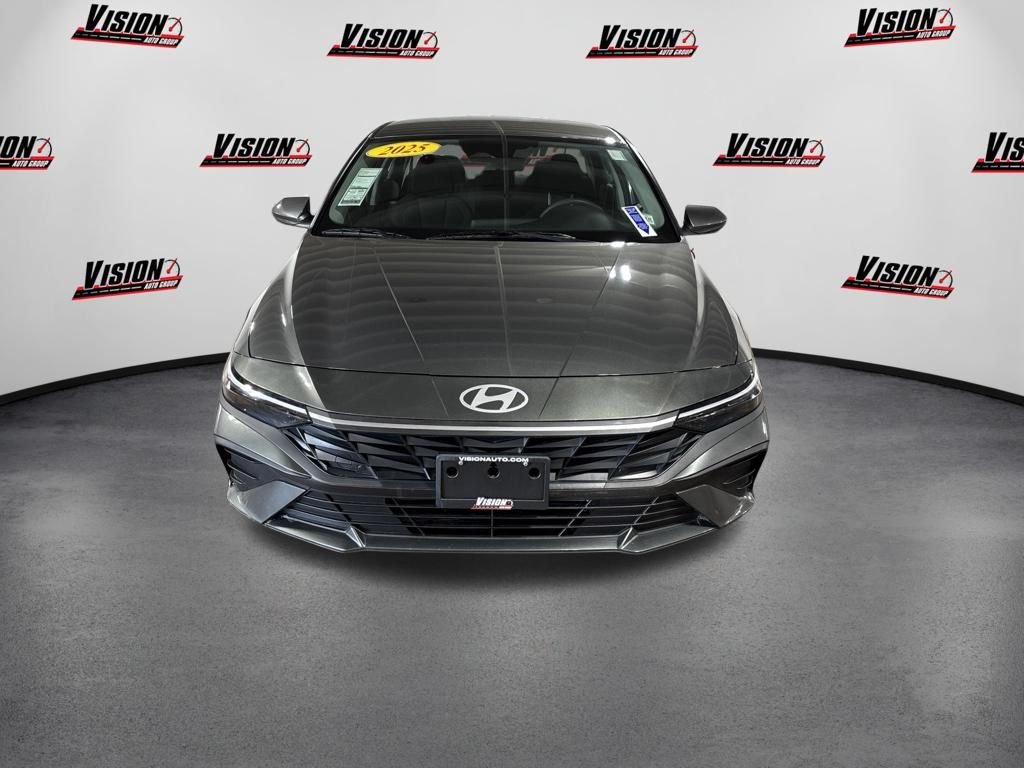 Used 2025 Gray Hyundai SE image 2