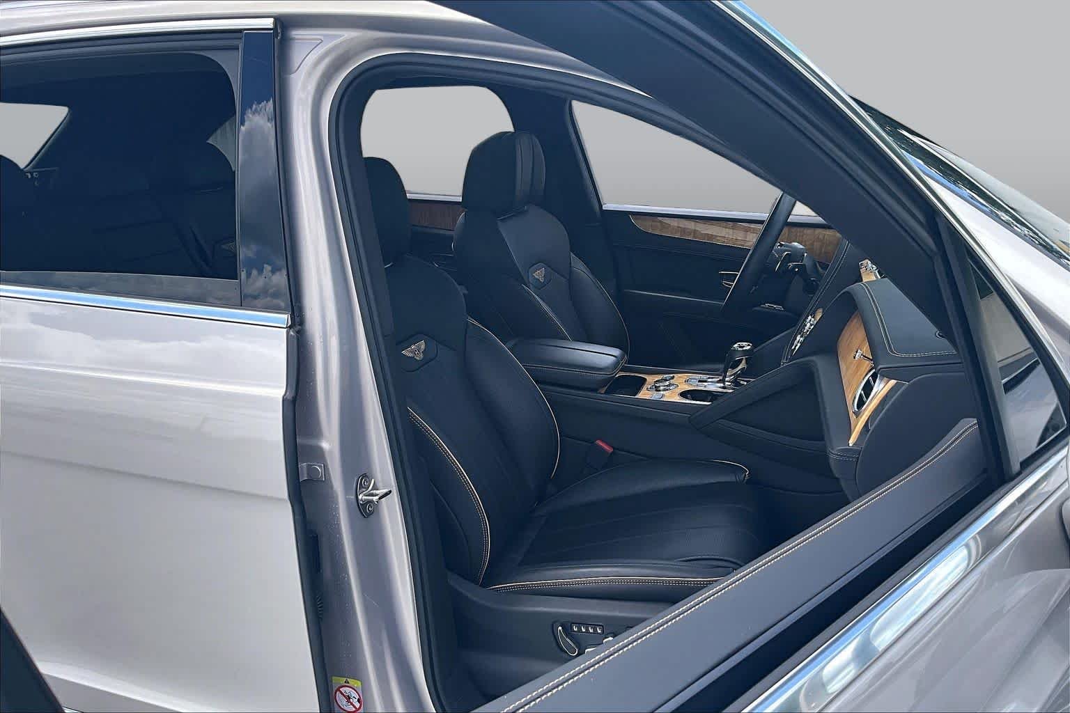 Used 2022 Breeze by Mulliner Bentley V8 image 9