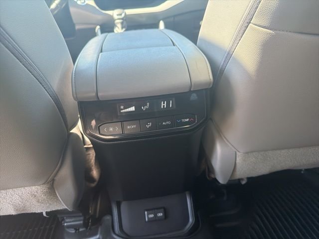 Used 2023 Silver Toyota XLE image 23