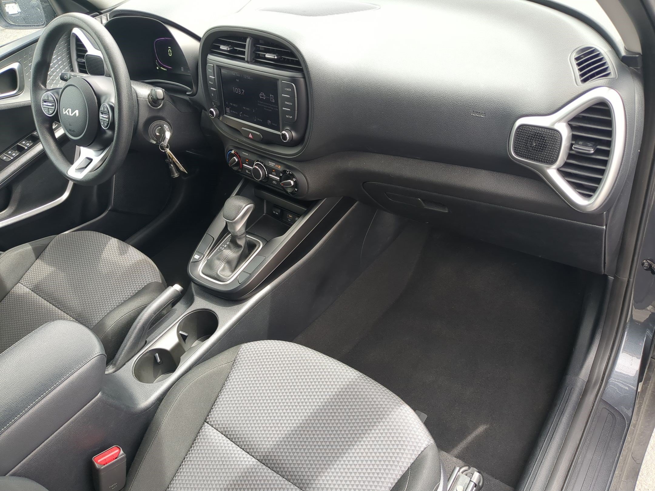Used 2023 Gravity Gray Kia LX image 30