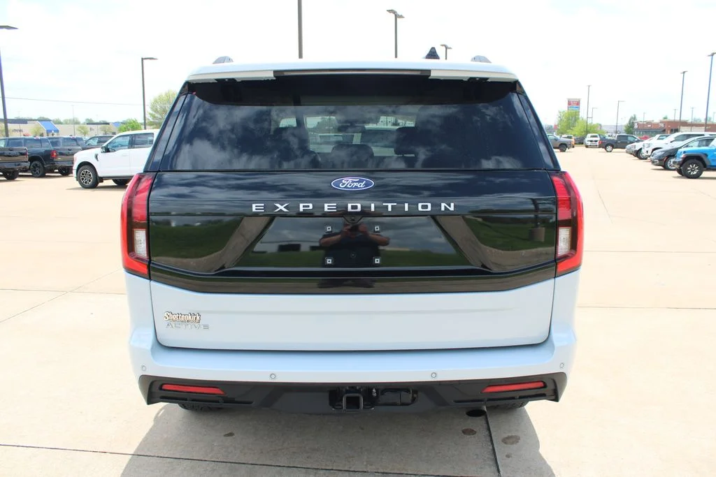 Used 2025 Silver Ford Active image 17
