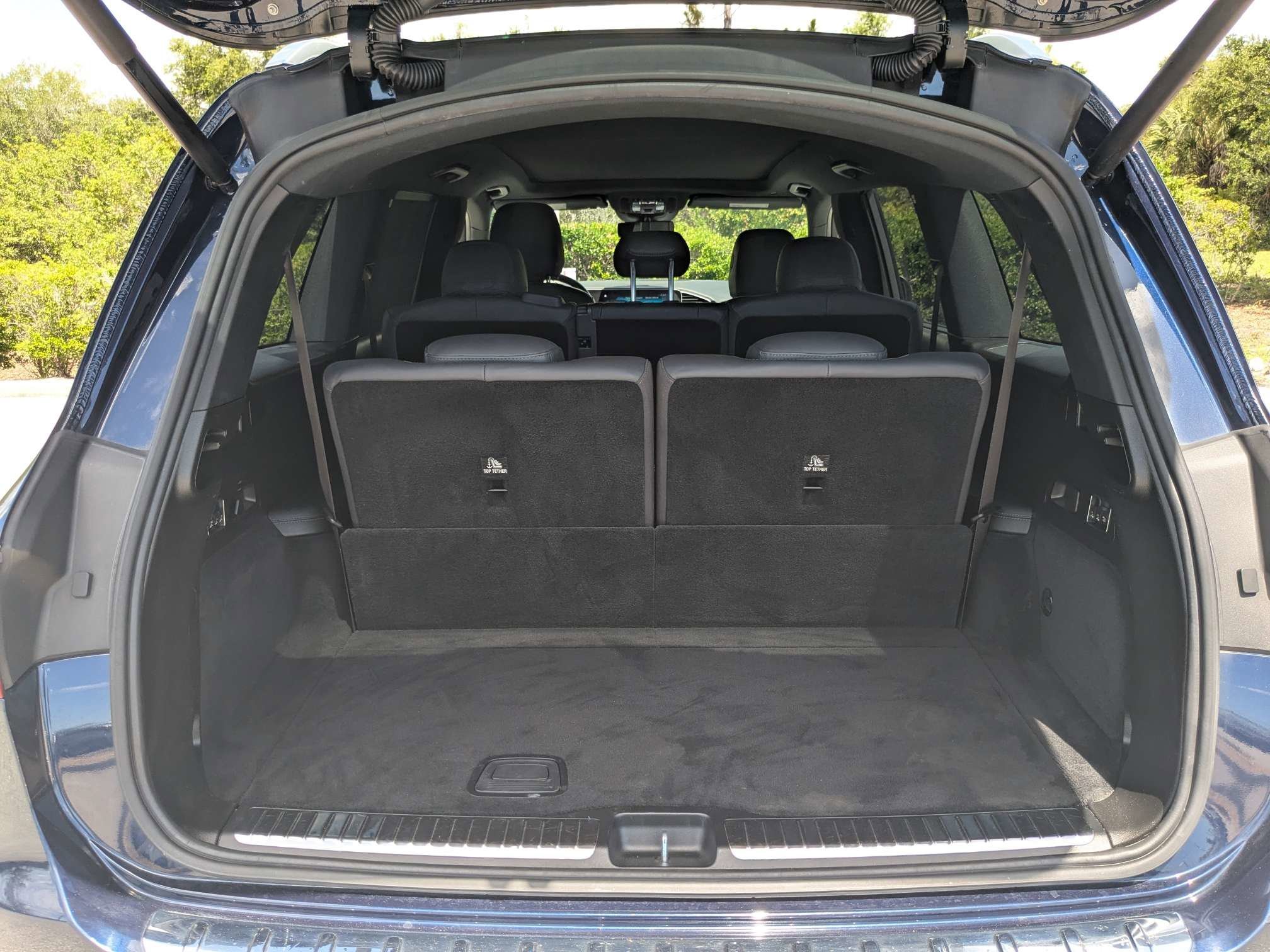 Used 2020 Brilliant Blue Metallic Mercedes-Benz GLS 450 image 16