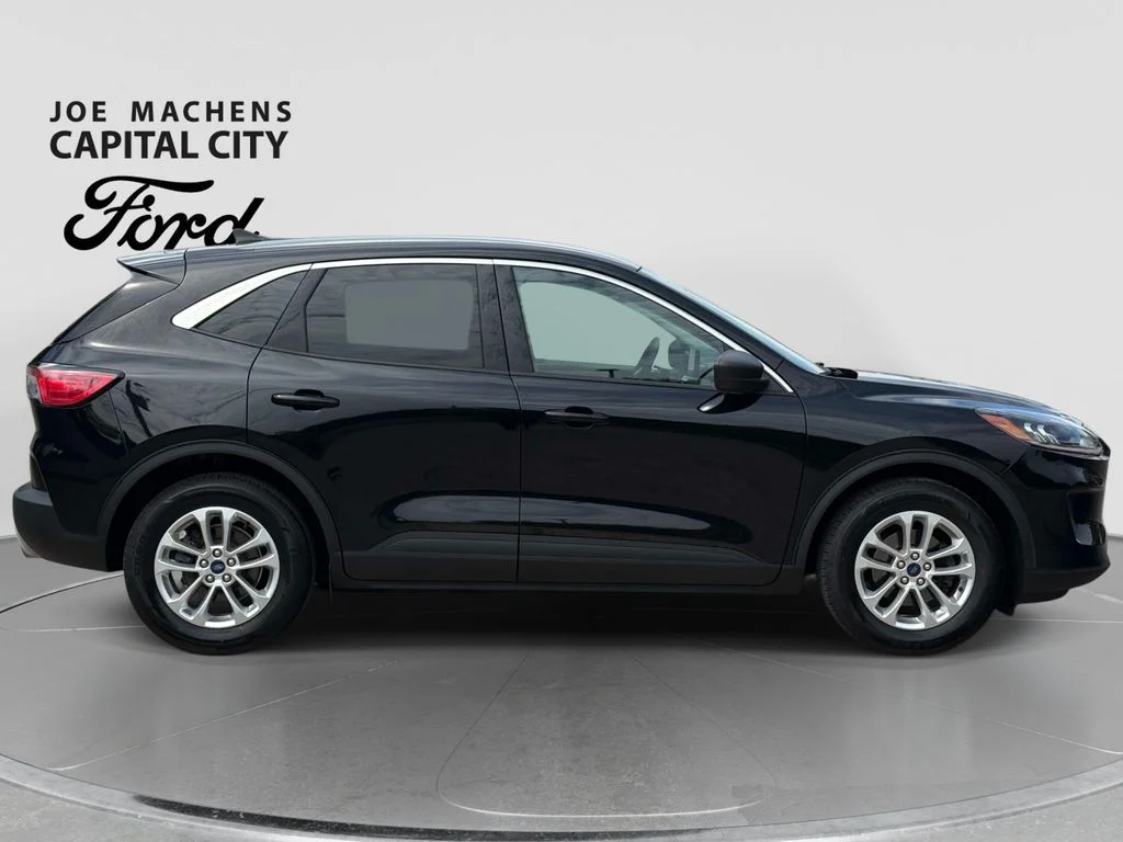 Used 2022 Agate Black Metallic Ford SE image 3