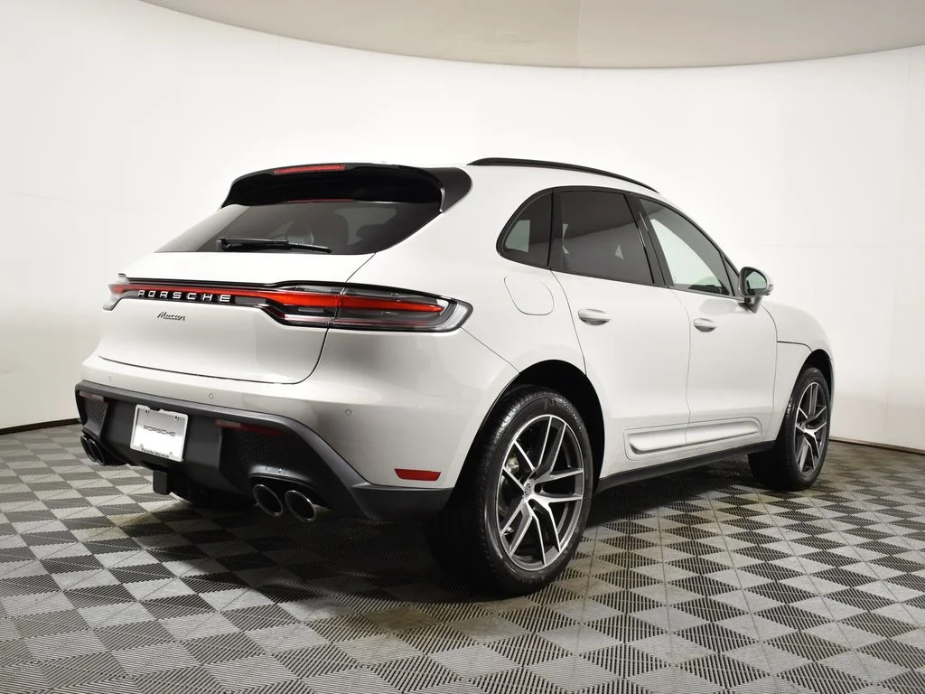 2026 Porsche Macan - Photo 7