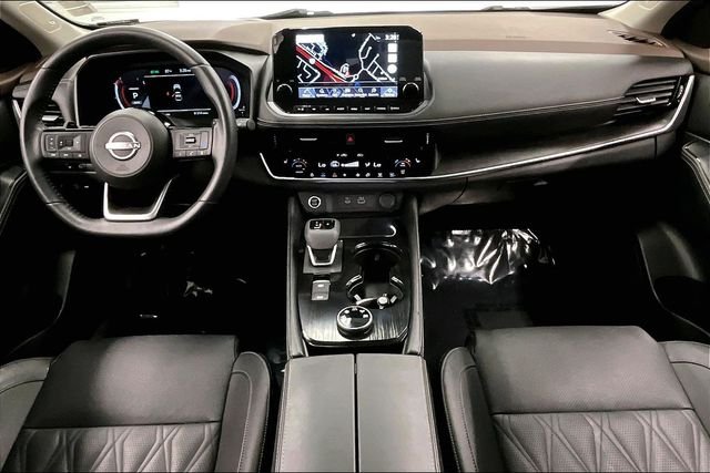 Used 2023 Boulder Gray Pearl Nissan Platinum image 18