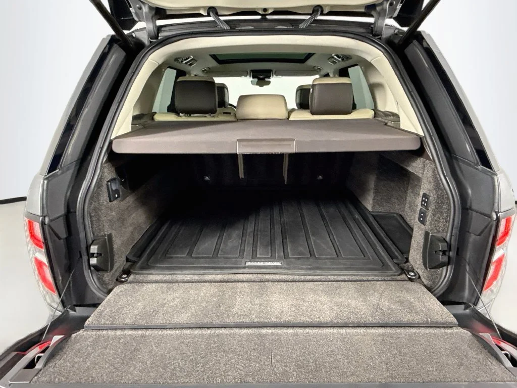 Used 2018 Gray Land Rover HSE image 21