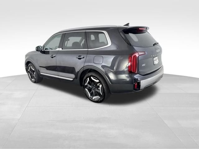Used 2025 Gray Kia S image 9