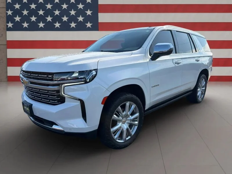 Used 2022 White Chevrolet Premier Sport Utility 4D image 2