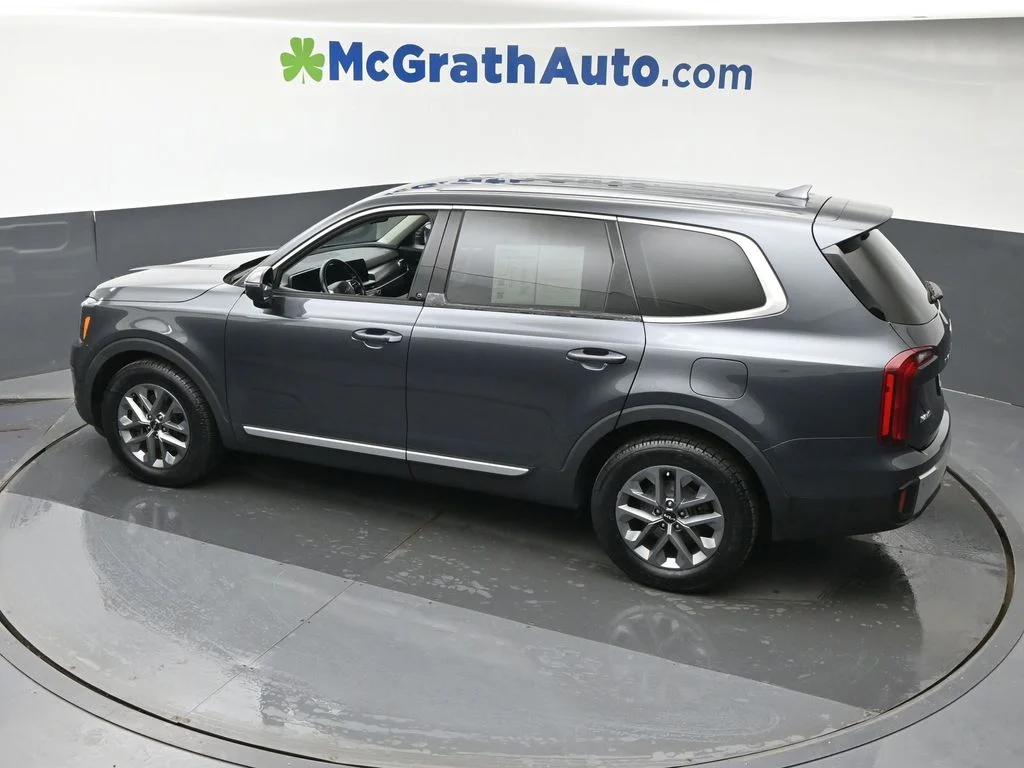 Certified Used 2023 Gray Kia LX image 26