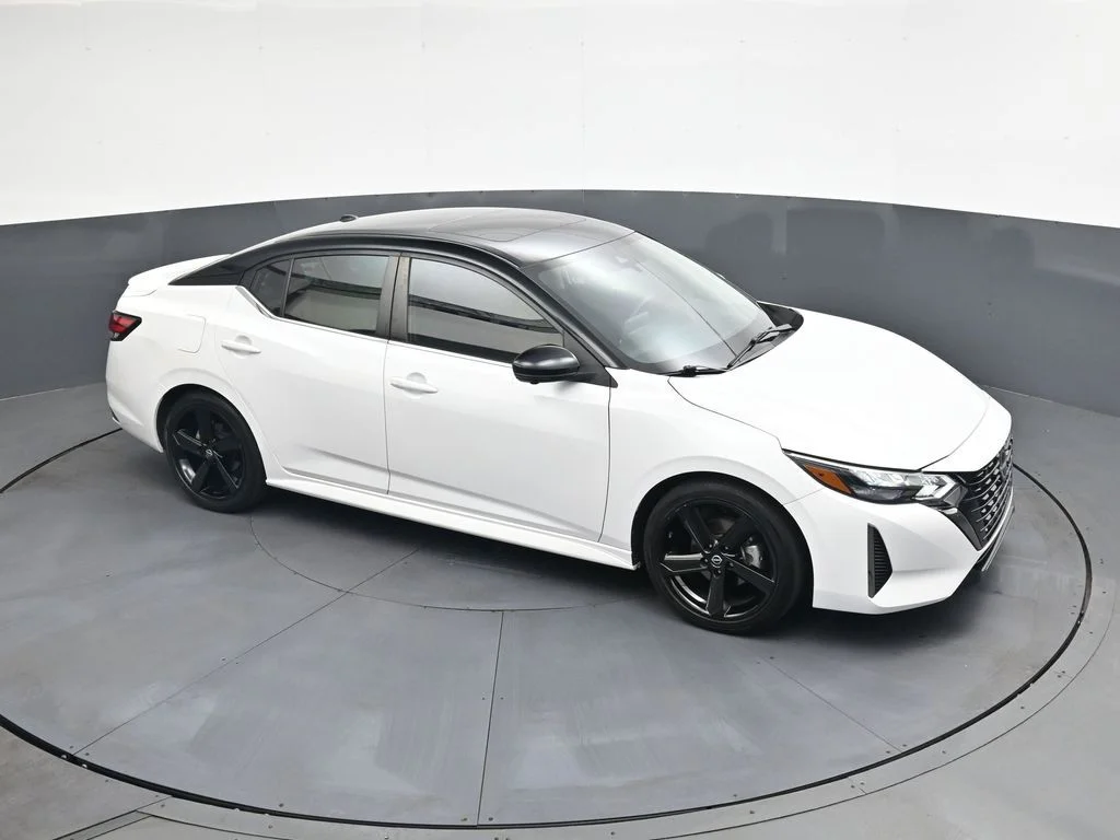 Used 2024 White Nissan SR image 35