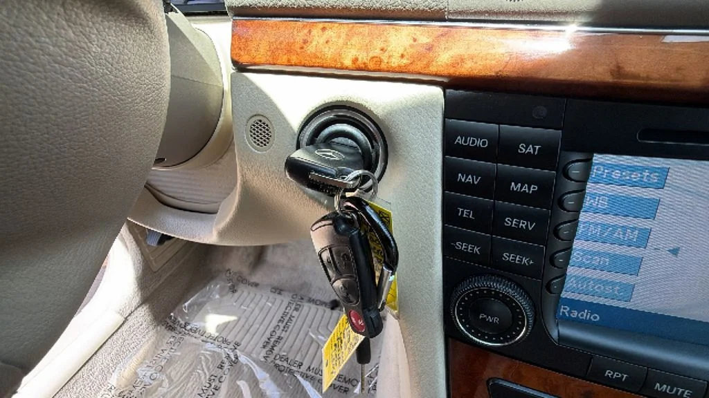 Used 2005  Mercedes-Benz E 320 image 16