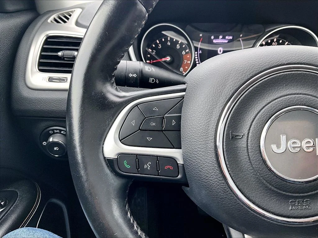 Used 2019 Blue Jeep Latitude image 19