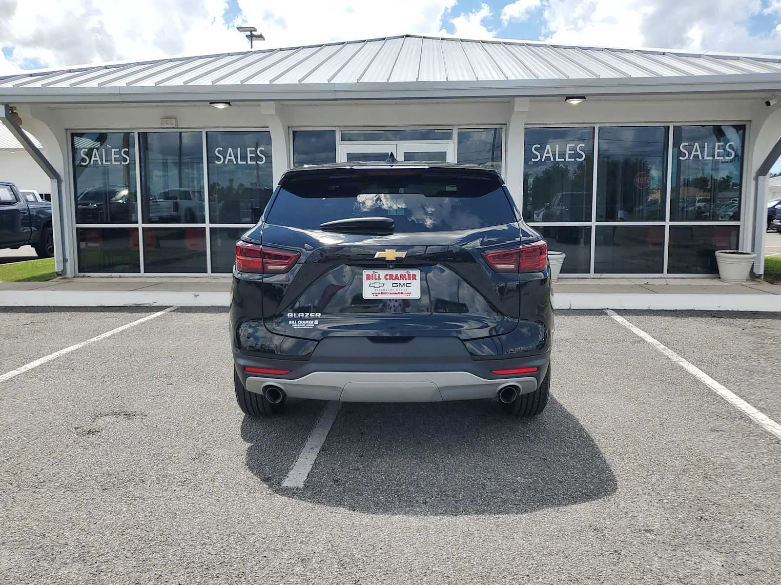 Used 2023 BLACK Chevrolet LT image 5