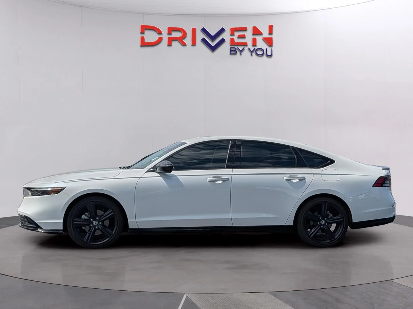 Used 2024 Platinum White Pearl Honda Sport-L image 2
