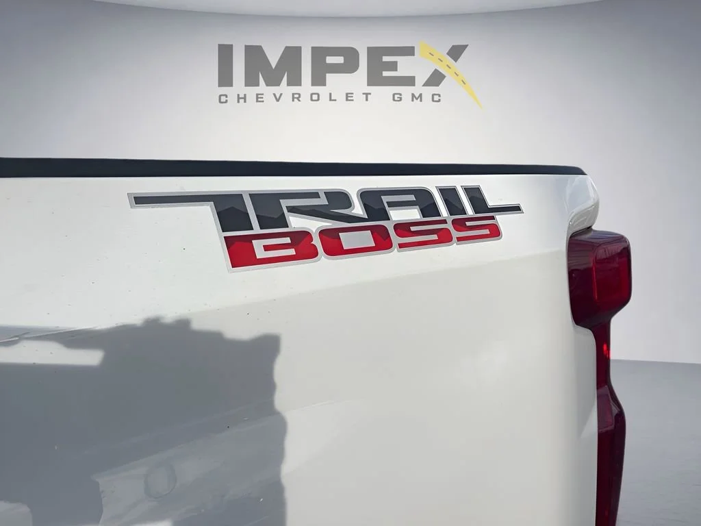Used 2025 Summit White Chevrolet Custom Trail Boss image 31