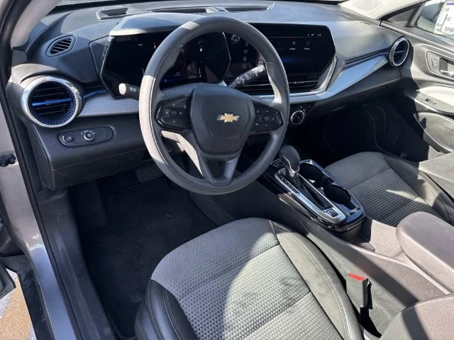 Used 2025 Gray Chevrolet LT image 30