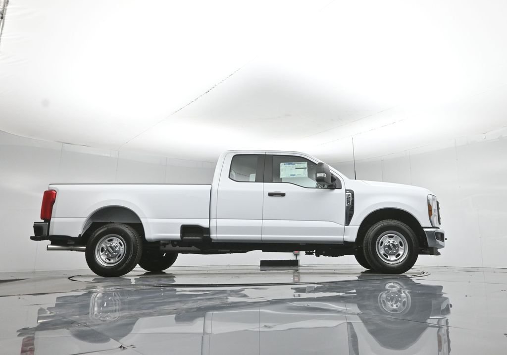 New 2026 Oxford White Ford XL image 50