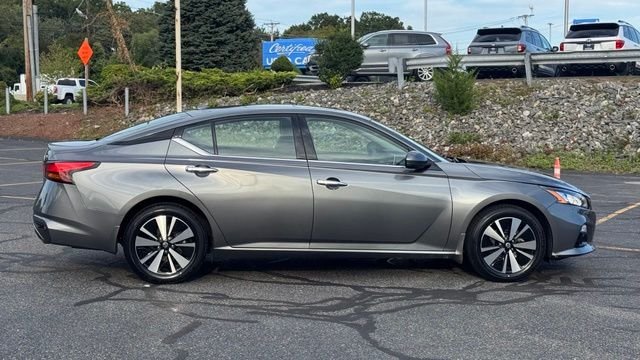 Used 2022 Gun Metallic Nissan 2.5 SL image 7