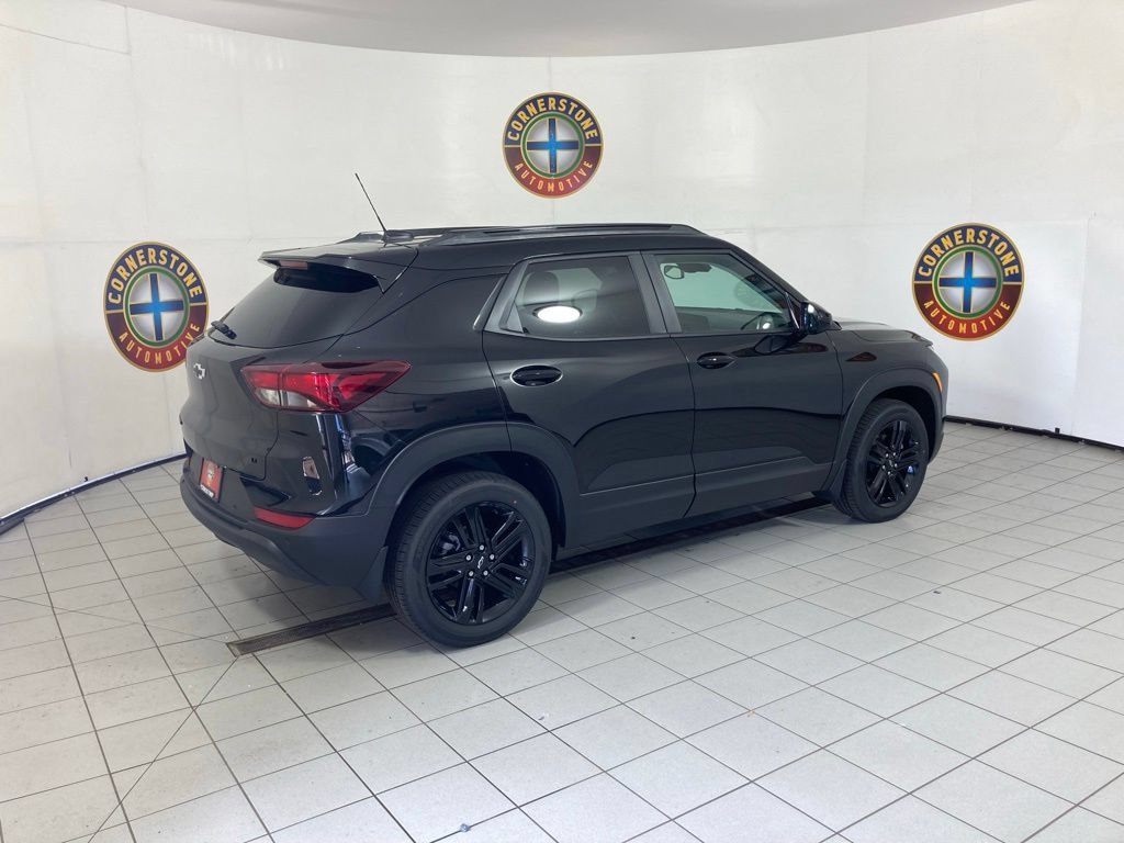 New 2026 Mosaic Black Metallic Chevrolet LT image 16
