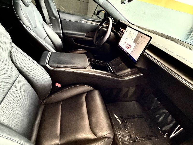 Used 2022 Solid Black Tesla Plaid image 13