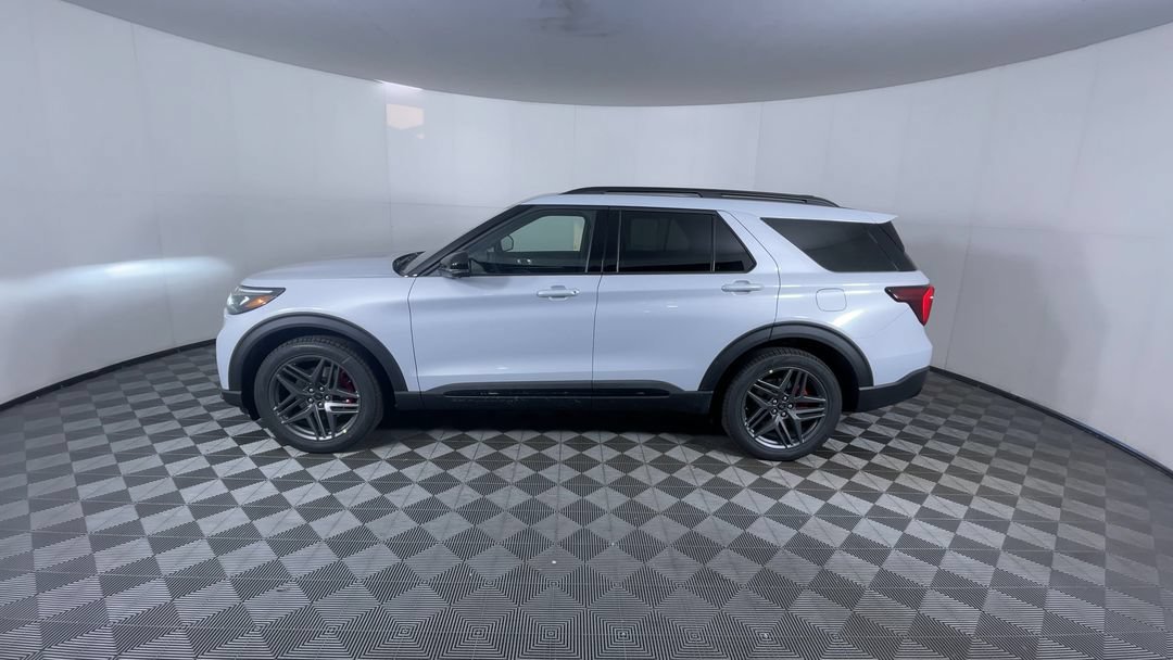 New 2026 Space White Metallic Ford ST image 5