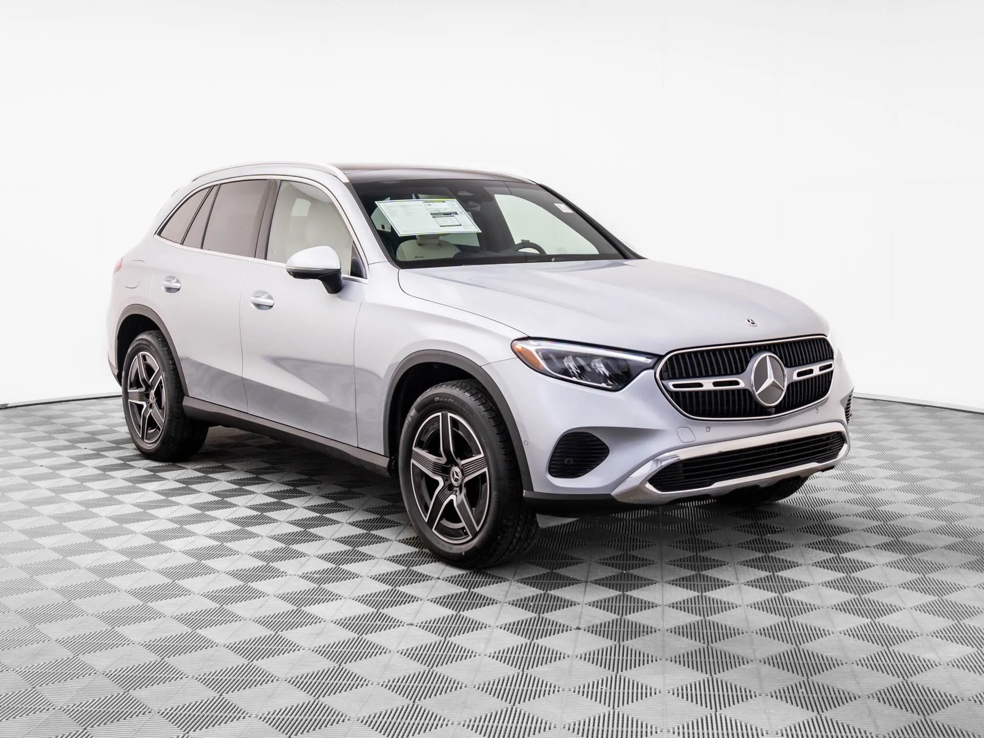 New 2026 Silver Mercedes-Benz GLC 300 image 7