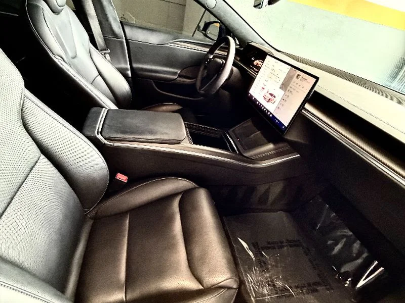 Used 2022 Solid Black Tesla Plaid image 13