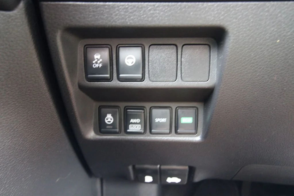 Used 2022 Gun Metallic Nissan SV image 22