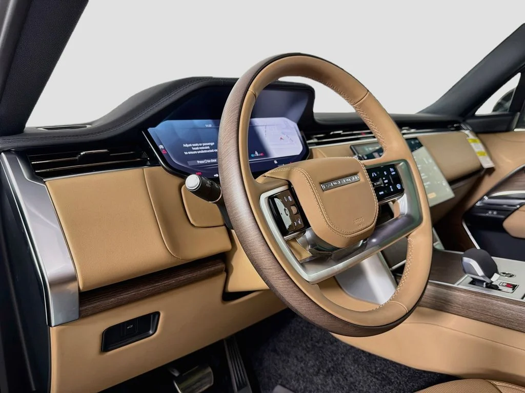 New 2026 Santorini Black Land Rover SE image 9
