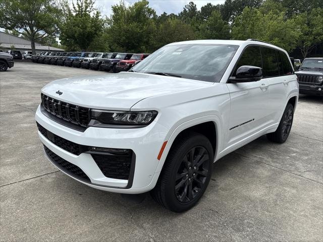 New 2026 Bright White Clear-Coat Exterior Paint Jeep Limited image 3