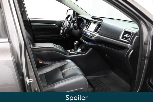 Used 2018 Gray Toyota SE image 16