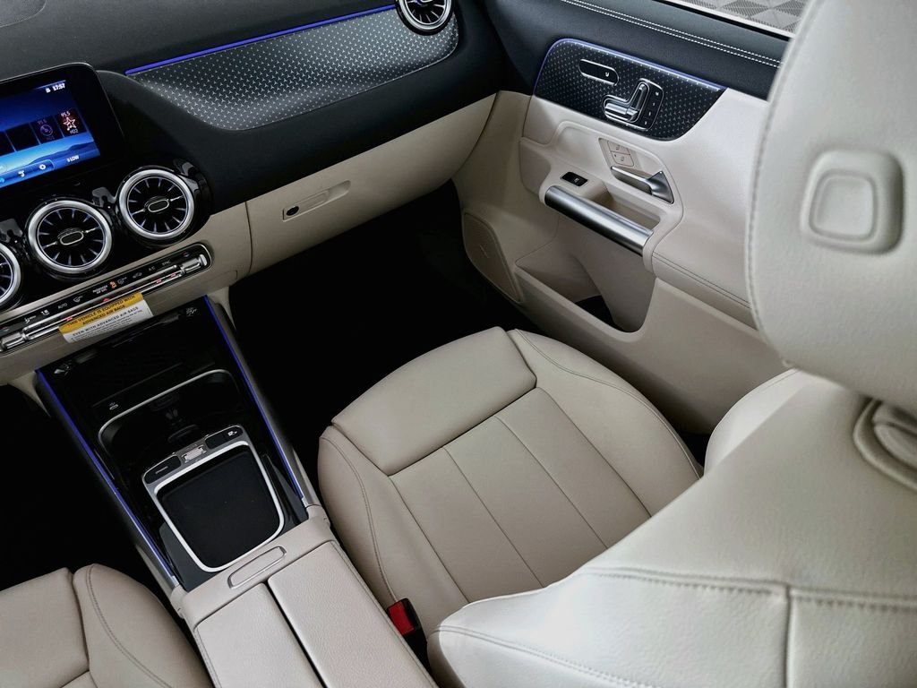New 2026 Polar White Mercedes-Benz GLA 250 image 24