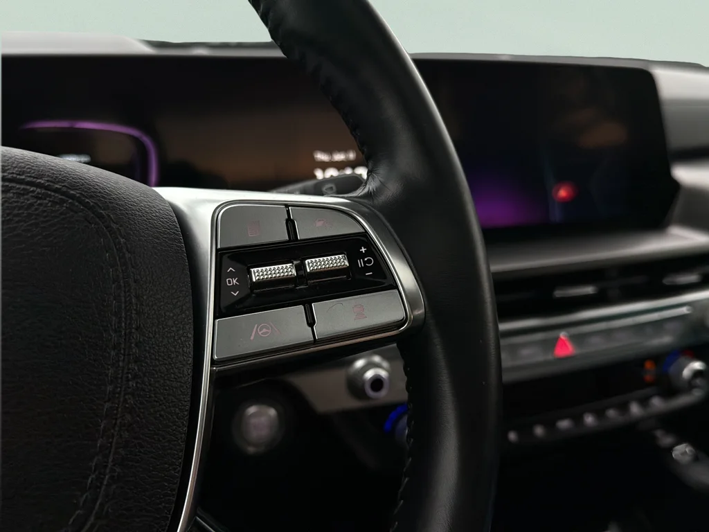 Used 2023 Ebony Black Kia S image 18