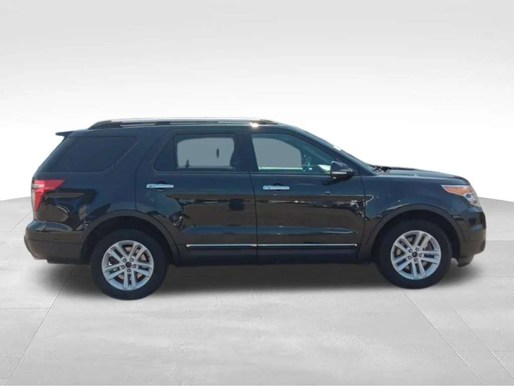 Used 2014 Tuxedo Black Metallic Ford XLT image 8