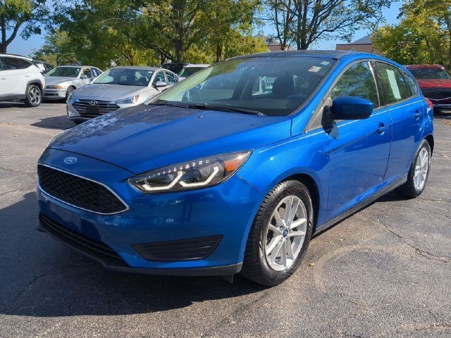 Used 2018 Blue Ford SE image 3