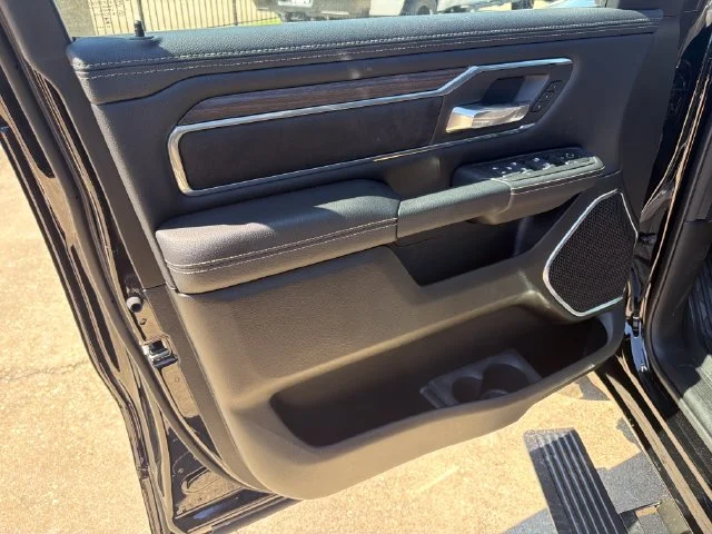 New 2027 Diamond Black Crystal Pearl-Coat Exterior Paint RAM Laramie image 16