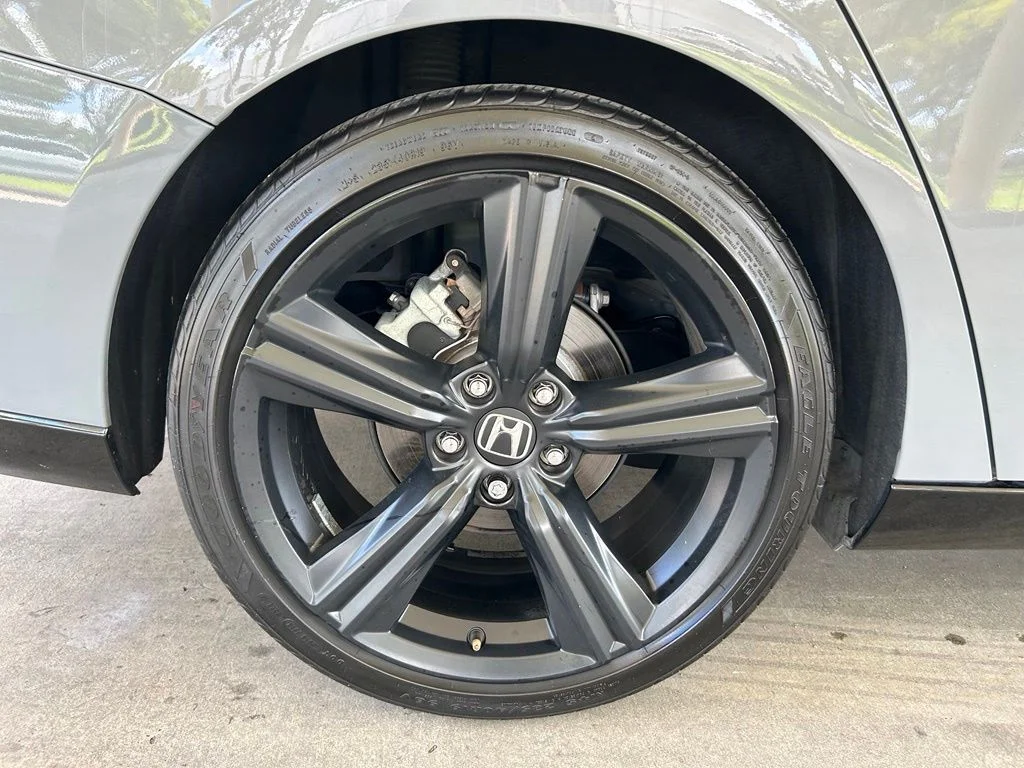 Used 2024 Silver Honda Sport-L image 19
