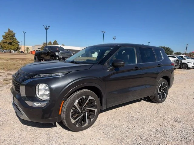 Used 2024 Black Mitsubishi SE image 6
