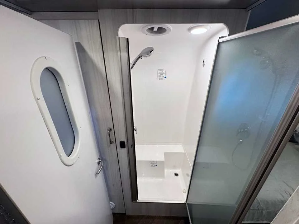 New 2027 SILVER AIRSTREAM  image 42