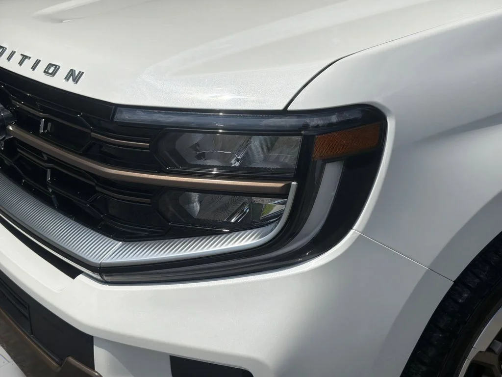 New 2026 Star White Metallic Tri-Coat Ford King Ranch® image 63