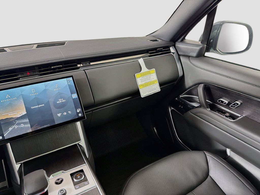 New 2027 Santorini Black Land Rover SE image 25