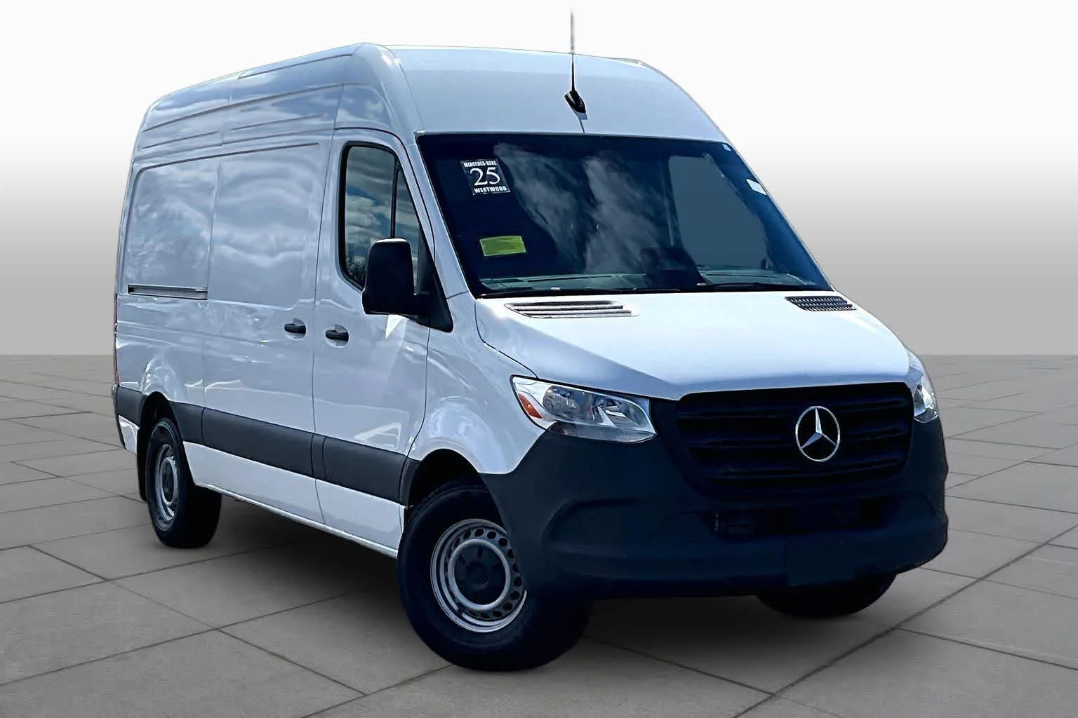 Used 2025 Arctic White Mercedes-Benz  image 3