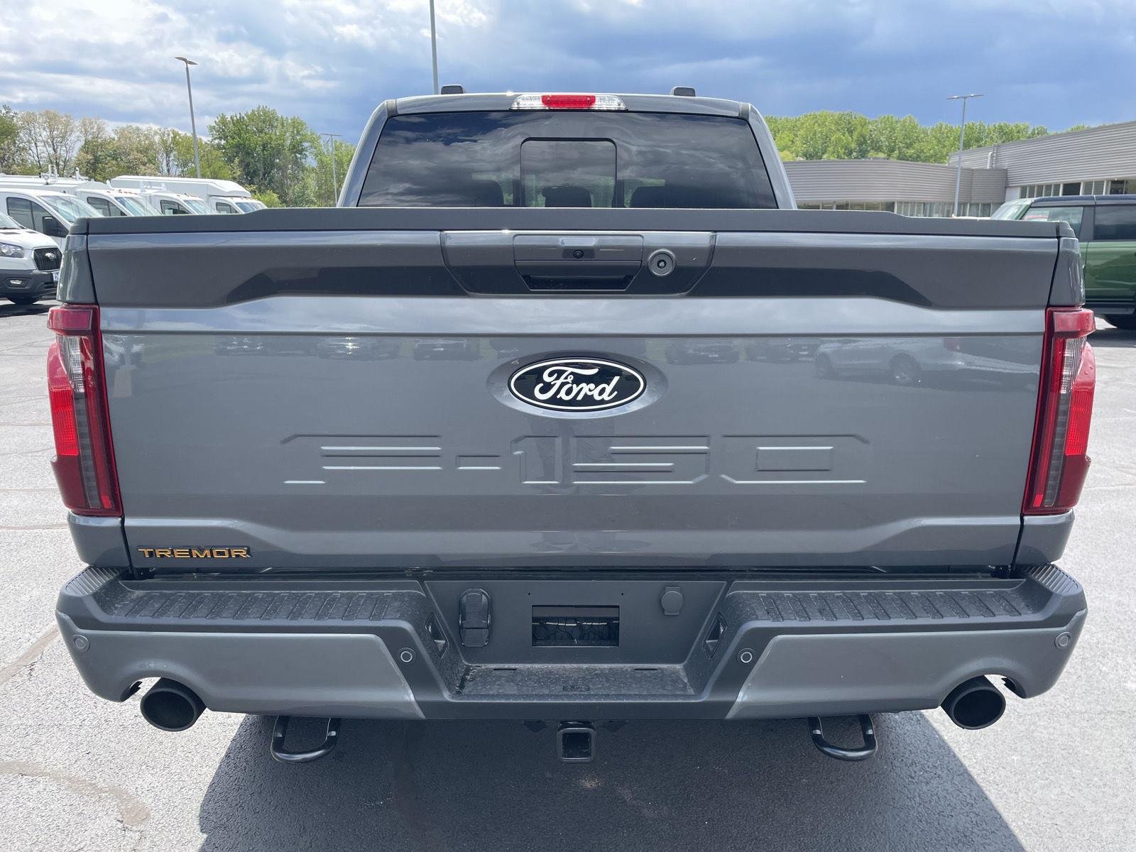 New 2026 Carbonized Gray Metallic Ford Tremor® image 4