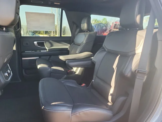 New 2027 Gray Metallic Ford Platinum image 15