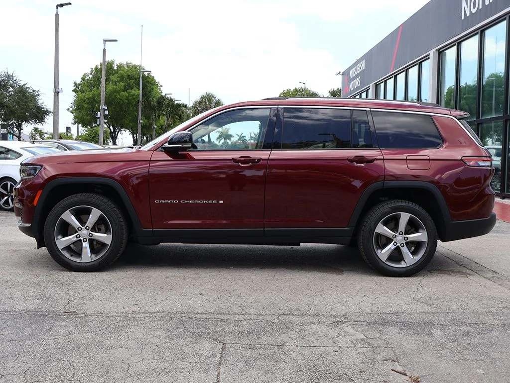 Used 2022 Red Jeep Limited image 20