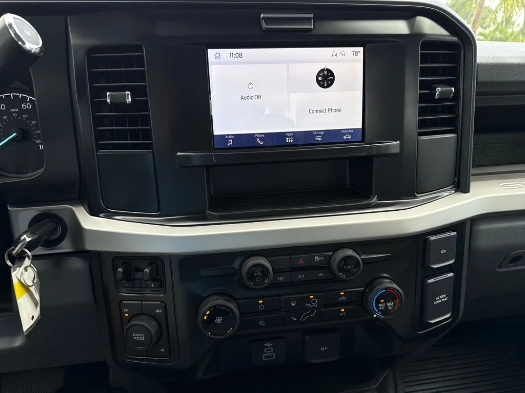 2025 Ford F-350 Super Duty Chassis Cab XL - Photo 9